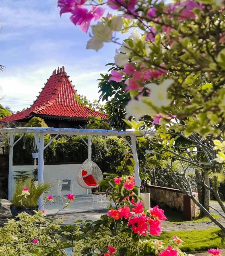 Mirabelle Joglo Village 카리문자와 외부 사진